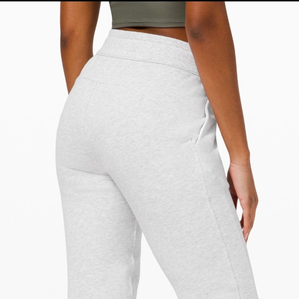 Lululemon Scuba Joggers - Picture 4 of 9